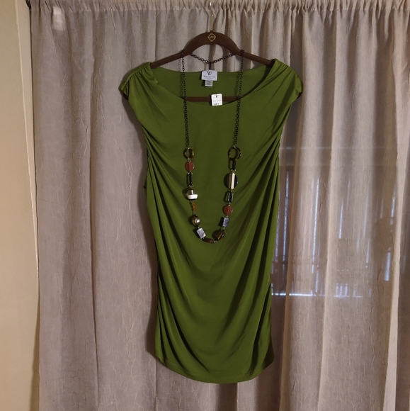 STATEMENT CASUAL STRETCH TOP WITH NECKLACE NWT - Picture 1 of 4